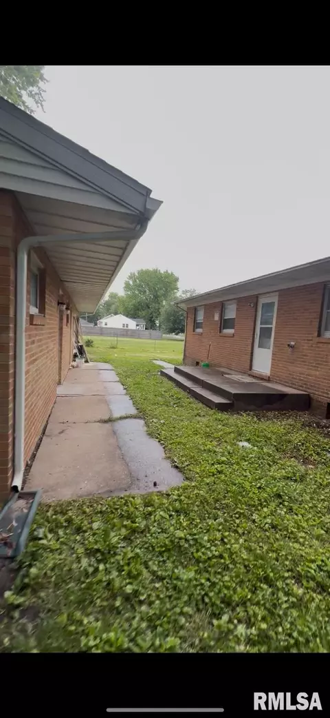 3217 Elm St, Springfield, IL 62702 photo 5