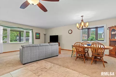 30 Greencastle Cir, Springfield, IL 62712 photo 11