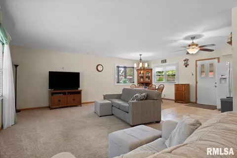 30 Greencastle Cir, Springfield, IL 62712 photo 5
