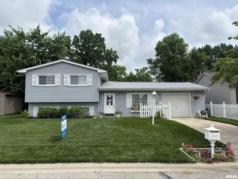 5 Calland Dr, Springfield, IL 62704