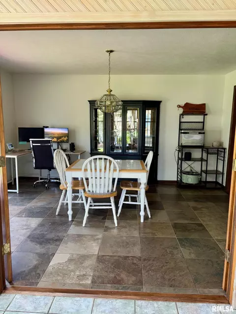Dining - 27 Apache Dr, Springfield, IL 62711 photo 1 of 1