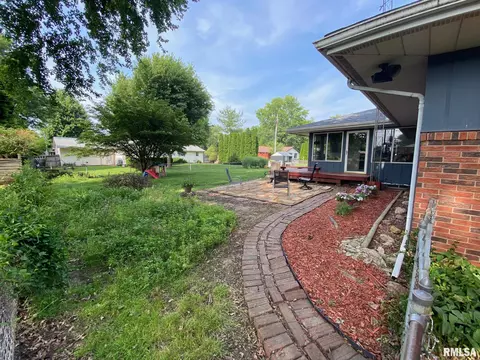 Exterior - 27 Apache Dr, Springfield, IL 62711 photo 6 of 10