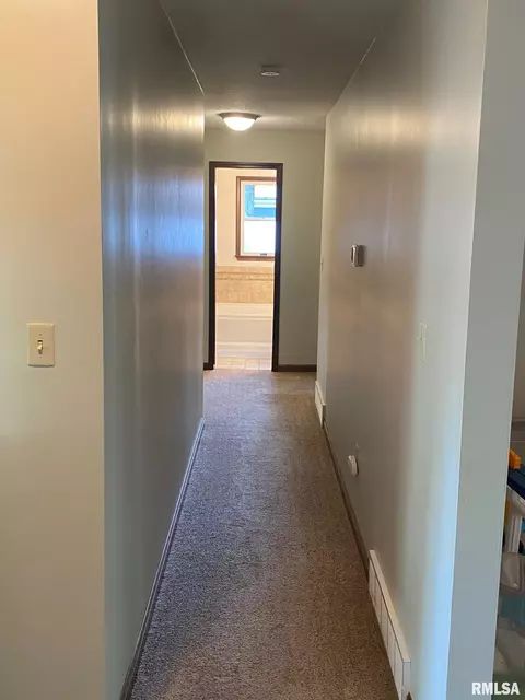 Entry Way - 27 Apache Dr, Springfield, IL 62711 photo 1 of 2