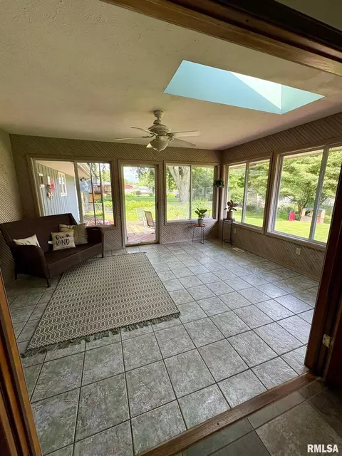 Exterior - 27 Apache Dr, Springfield, IL 62711 photo 5 of 10