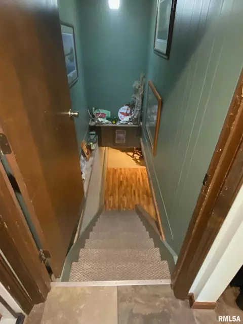 Entry Way - 27 Apache Dr, Springfield, IL 62711 photo 2 of 2