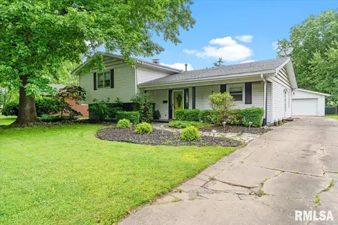 2221 Fairway Dr, Springfield, IL 62704