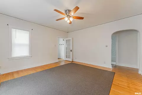 Living - 712 N Kickapoo St, Lincoln, IL 62656 photo 1 of 1