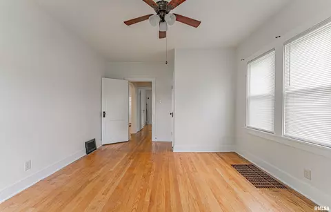 Bedroom - 712 N Kickapoo St, Lincoln, IL 62656 photo 3 of 4