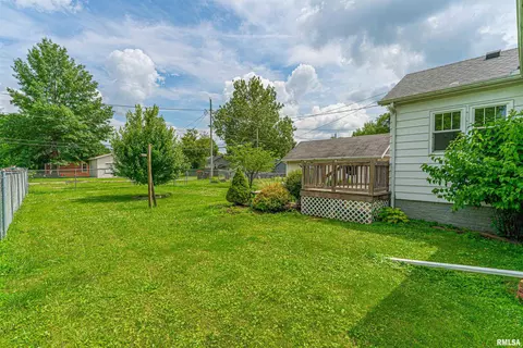 Exterior - 712 N Kickapoo St, Lincoln, IL 62656 photo 3 of 4
