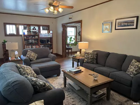 Living - 1905 S Whittier Ave, Springfield, IL 62704 photo 1 of 4
