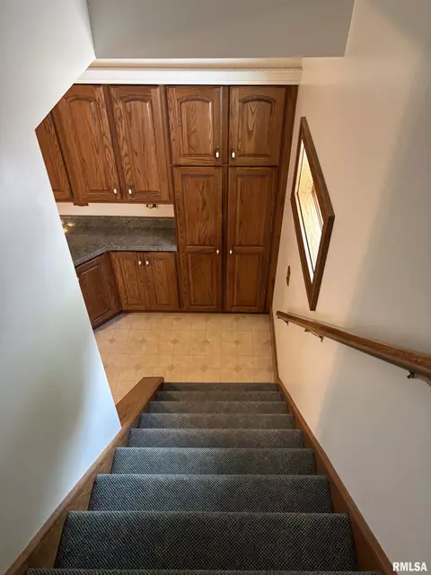 Entry Way - 1905 S Whittier Ave, Springfield, IL 62704 photo 4 of 4