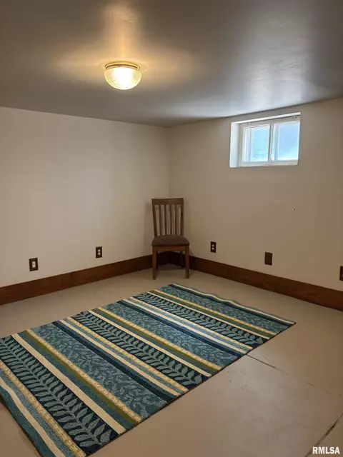 Other - 1905 S Whittier Ave, Springfield, IL 62704 photo 11 of 18