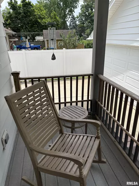 Exterior - 1905 S Whittier Ave, Springfield, IL 62704 photo 10 of 23