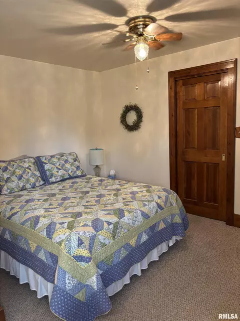 Bedroom - 1905 S Whittier Ave, Springfield, IL 62704 photo 6 of 8