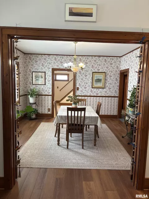 Dining - 1905 S Whittier Ave, Springfield, IL 62704 photo 3 of 3