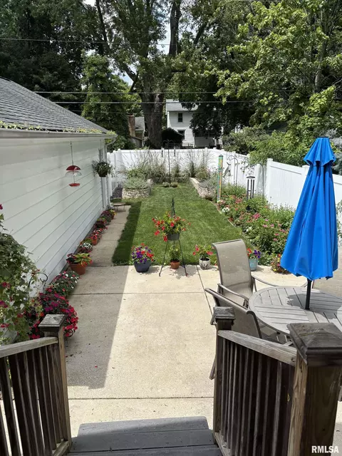 Exterior - 1905 S Whittier Ave, Springfield, IL 62704 photo 21 of 23
