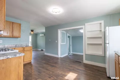 100 N Austin Ave, Abingdon, IL 61410 photo 8
