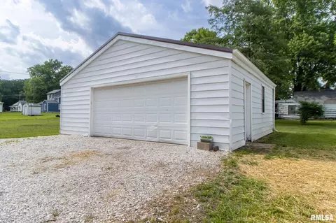 100 N Austin Ave, Abingdon, IL 61410 photo 18