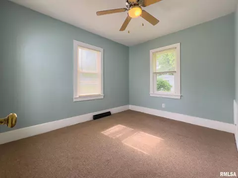 100 N Austin Ave, Abingdon, IL 61410 photo 13