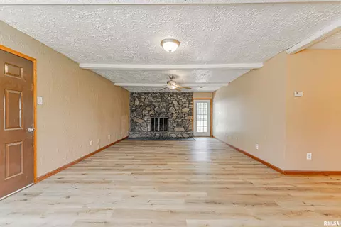 Living - 205 E Pine St, Broadwell, IL 62634 photo 2 of 5