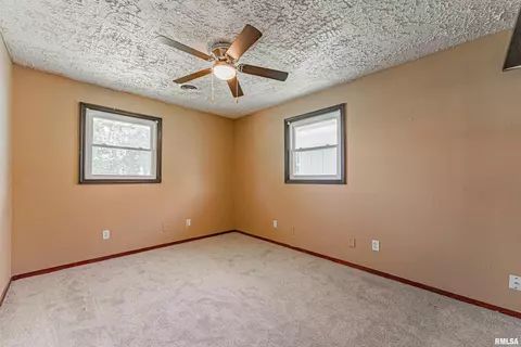 Bedroom - 205 E Pine St, Broadwell, IL 62634 photo 4 of 7