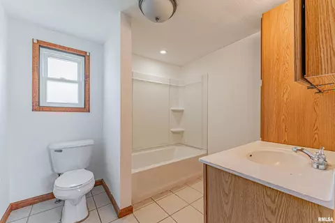Bath - 205 E Pine St, Broadwell, IL 62634 photo 4 of 5