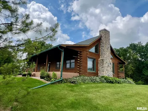 13570 Chambers Rd, Petersburg, IL 62675