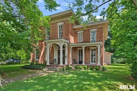 506 S Diamond St, Jacksonville, IL 62650
