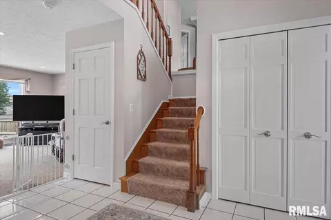 820 E Spruce St, Chatham, IL 62629 photo 8