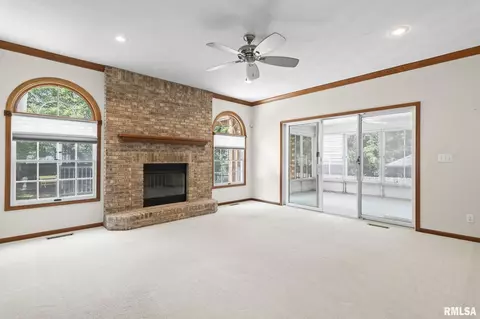Living - 2526 Chapel Hill Dr, Springfield, IL 62702 photo 1 of 5