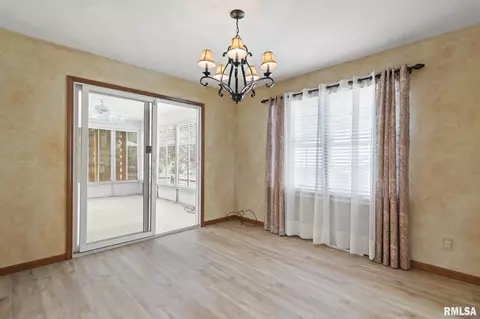 Dining - 2526 Chapel Hill Dr, Springfield, IL 62702 photo 1 of 1