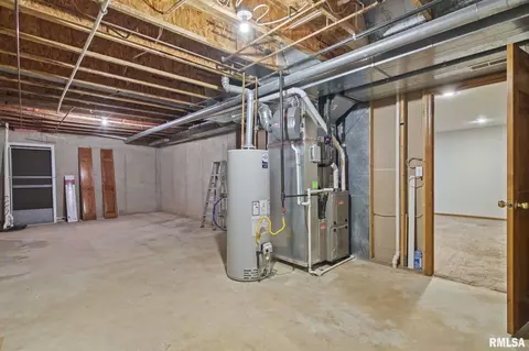 Other - 2526 Chapel Hill Dr, Springfield, IL 62702 photo 8 of 9
