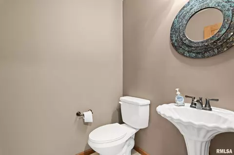 Other - 2526 Chapel Hill Dr, Springfield, IL 62702 photo 6 of 9