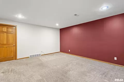 Other - 2526 Chapel Hill Dr, Springfield, IL 62702 photo 5 of 9