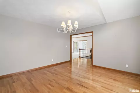 Other - 2526 Chapel Hill Dr, Springfield, IL 62702 photo 3 of 9