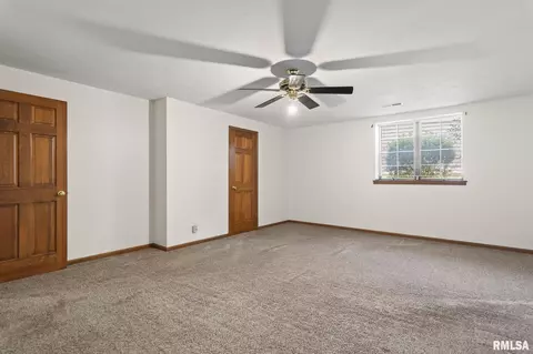 Bedroom - 2526 Chapel Hill Dr, Springfield, IL 62702 photo 6 of 6