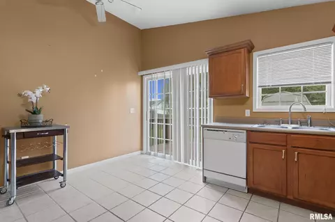 3017 Lakeshire Dr, Springfield, IL 62707 photo 12