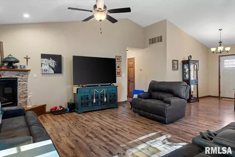 3029 Springwood Dr, Springfield, IL 62712 photo 8