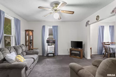 Living - 2157 S 12th St, Springfield, IL 62703 photo 3 of 4