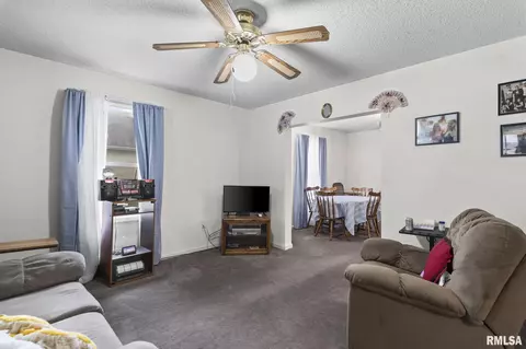 Living - 2157 S 12th St, Springfield, IL 62703 photo 1 of 4