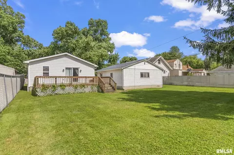 Exterior - 2157 S 12th St, Springfield, IL 62703 photo 2 of 7
