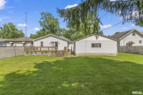 Exterior - 2157 S 12th St, Springfield, IL 62703 photo 1 of 7