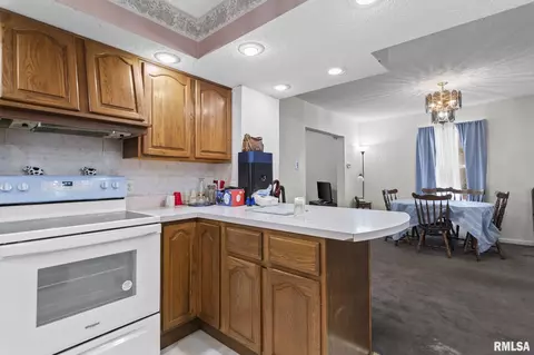 Entry Way - 2157 S 12th St, Springfield, IL 62703 photo 1 of 2
