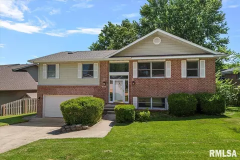 42 Royal Rd, Springfield, IL 62702