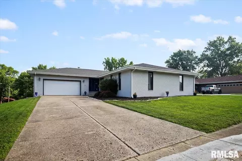 55 Pine Cv, Springfield, IL 62712