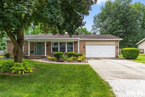 6 Penacook Dr, Rochester, IL 62563