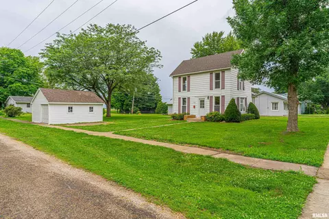 120 E Mccormick Ave, Emden, IL 62635