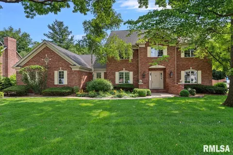 828 Coventry Pt, Springfield, IL 62702