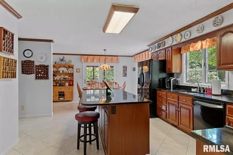 828 Coventry Pt, Springfield, IL 62702 photo 11