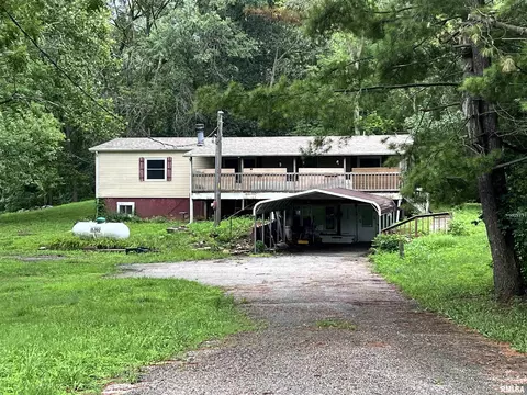 1672 Mount Zion Rd, Jacksonville, IL 62650